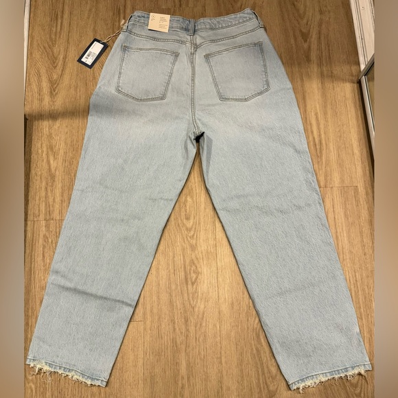 Universal Thread Straight Jeans - Picture 2 of 6